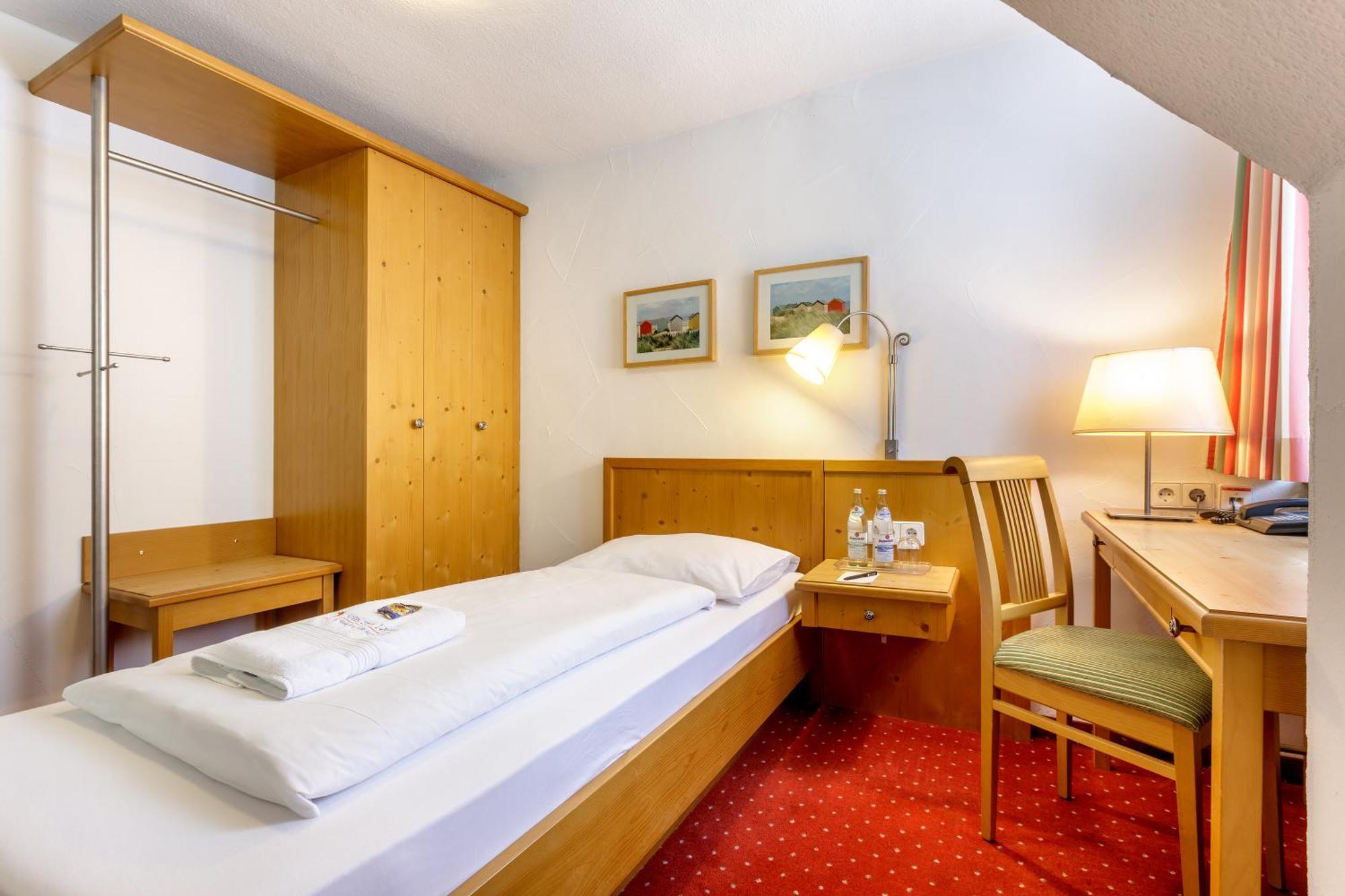 Hotel Zum Loewen Weißenhorn 外观 照片