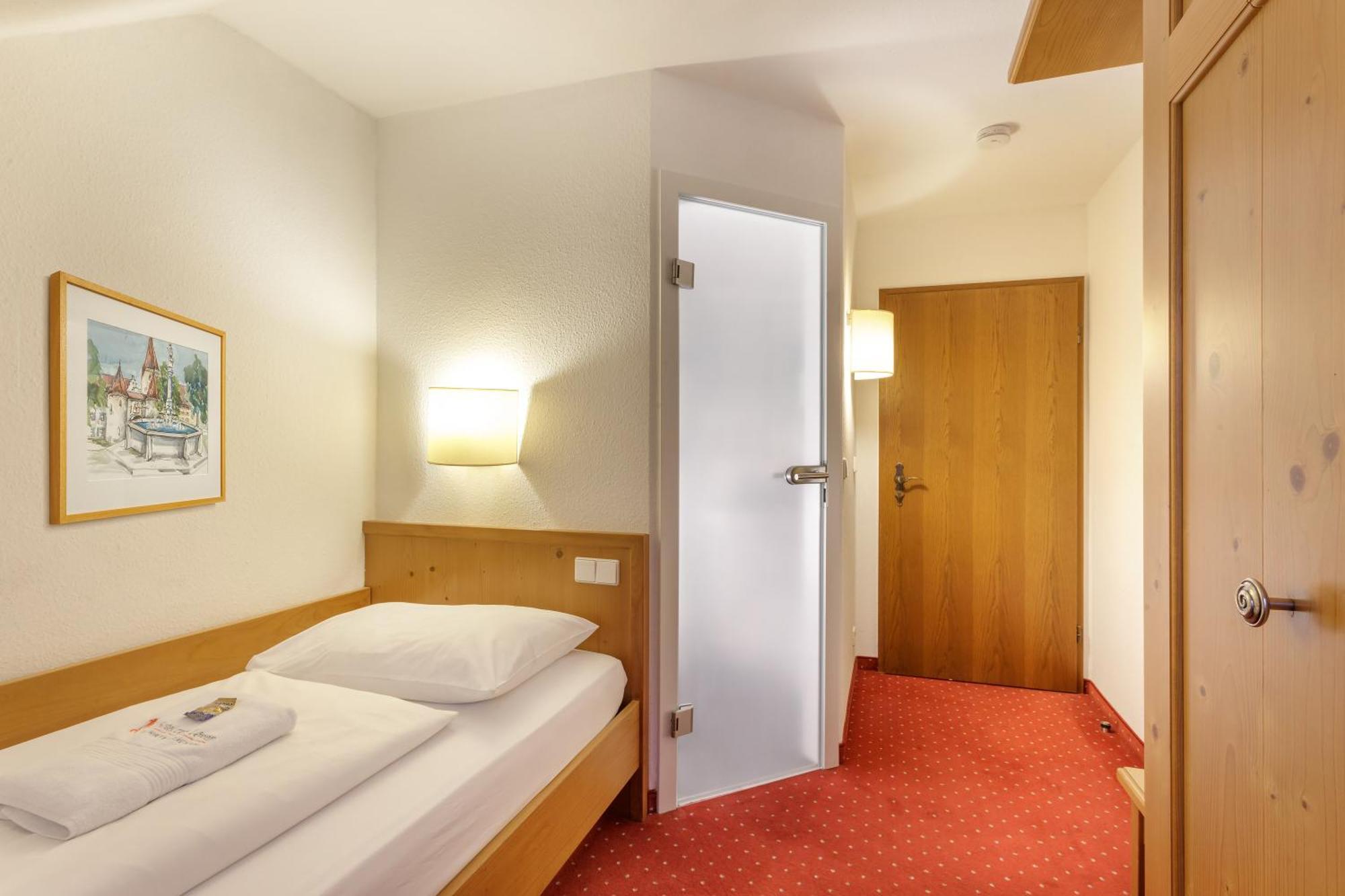 Hotel Zum Loewen Weißenhorn 外观 照片