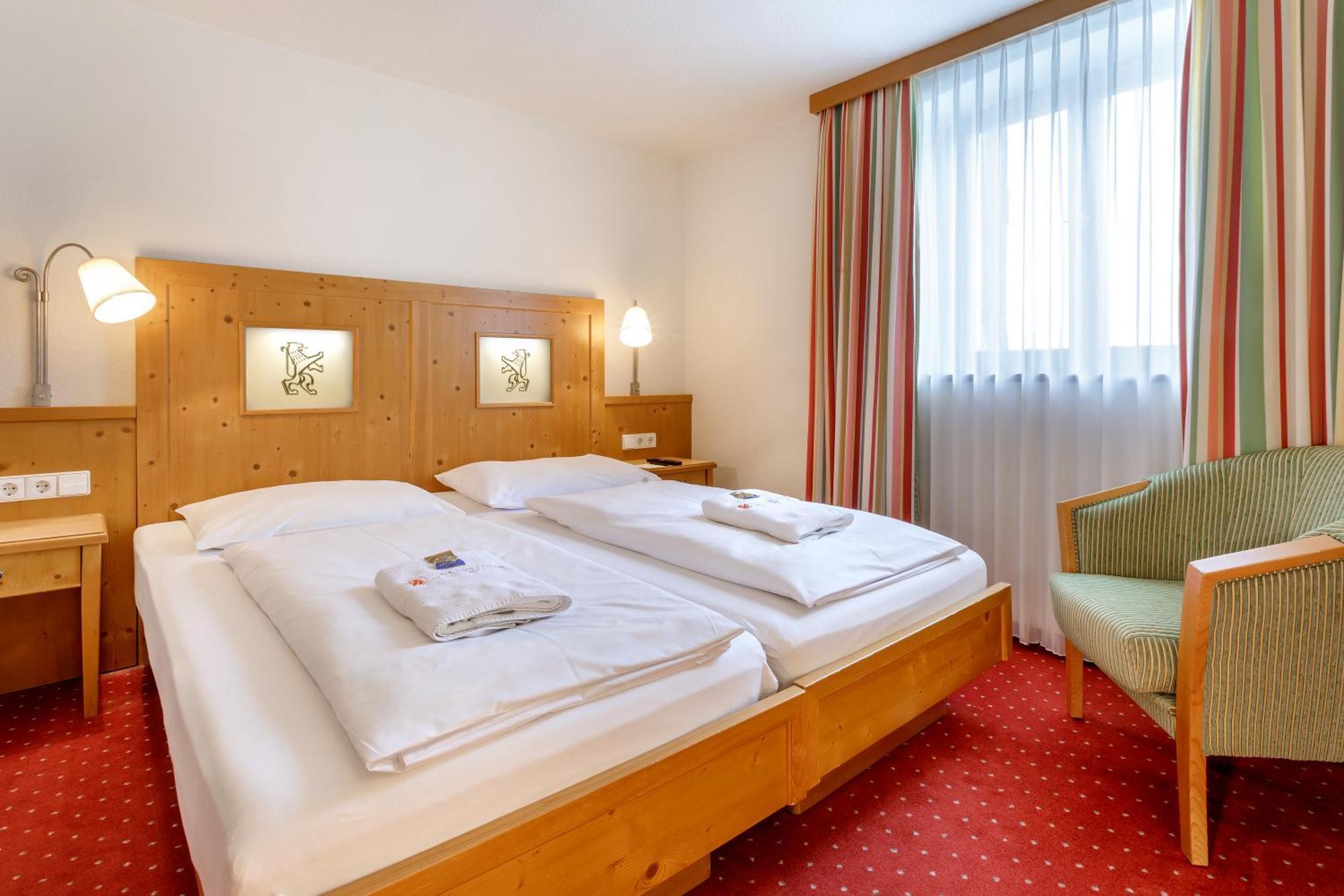 Hotel Zum Loewen Weißenhorn 外观 照片