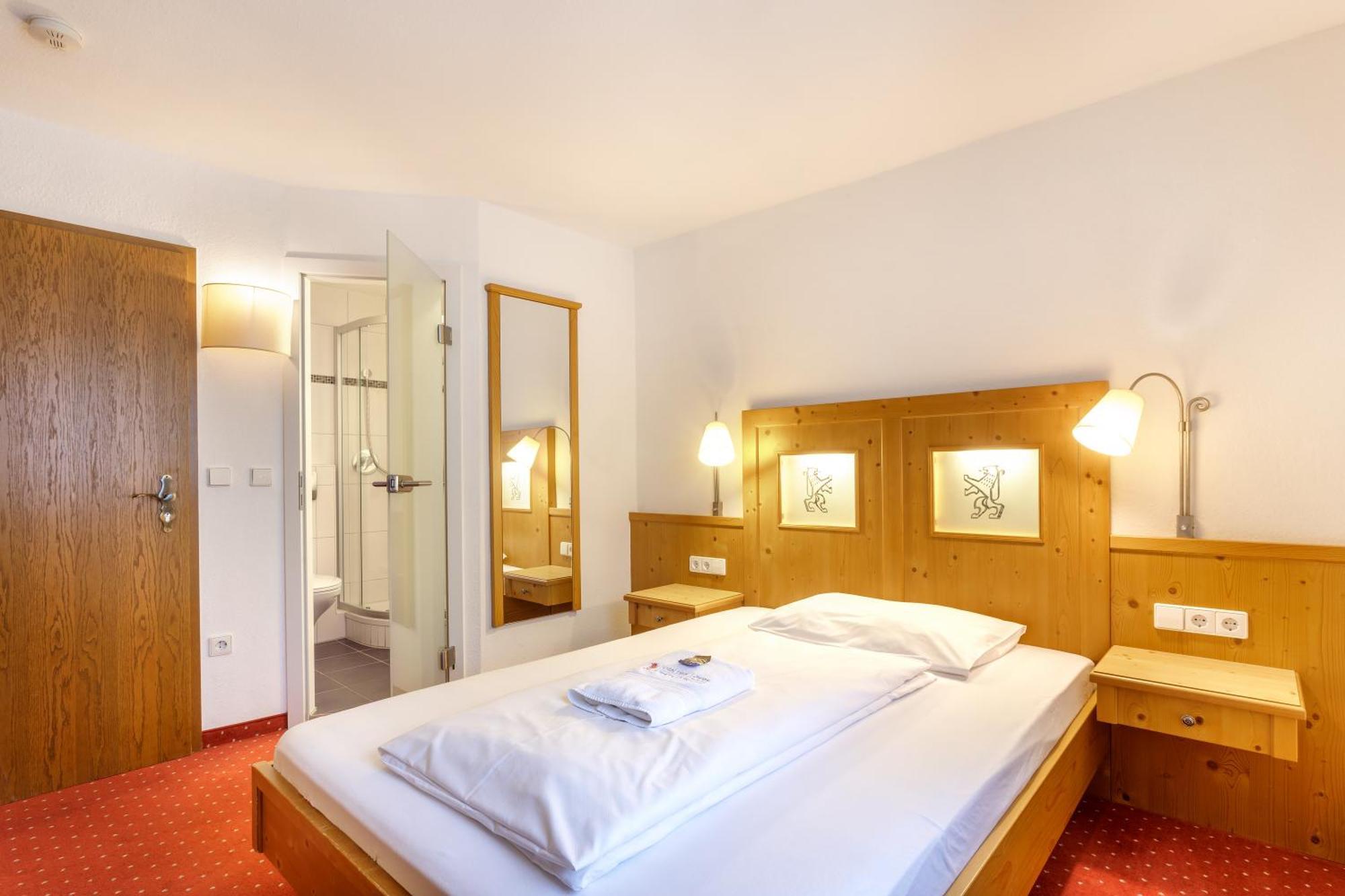 Hotel Zum Loewen Weißenhorn 外观 照片