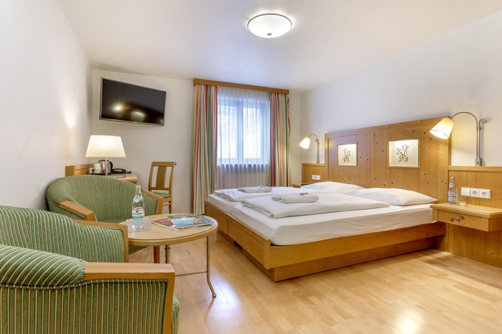 Hotel Zum Loewen Weißenhorn 外观 照片