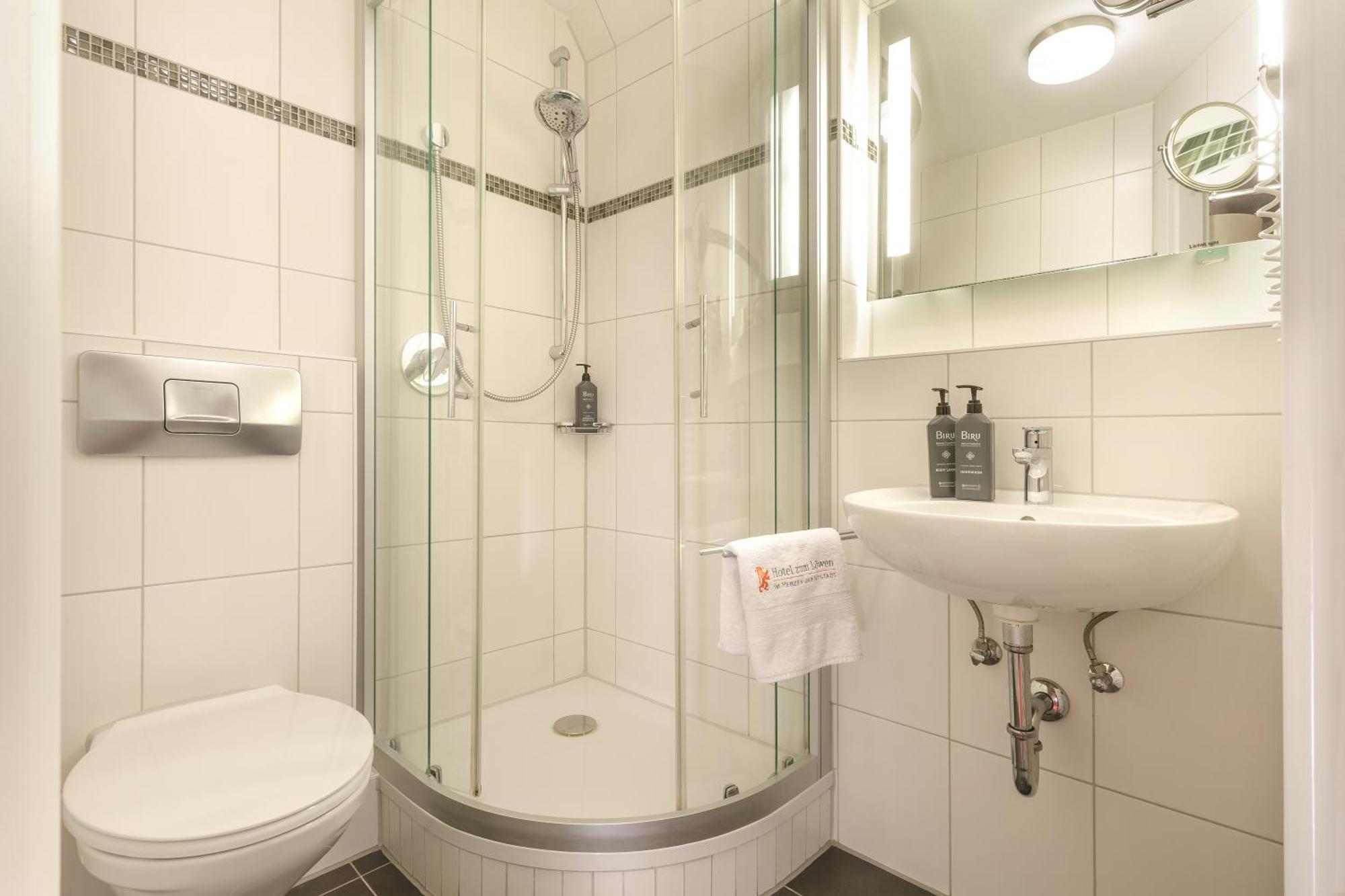 Hotel Zum Loewen Weißenhorn 外观 照片